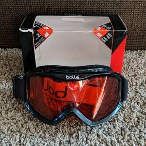 Ski/snowboard goggles
